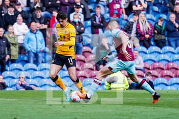 2022-04-24 - Wolverhampton Wanderers forward Trincao (11) in action during the English championship Premier League football match between Burnley and Wolverhampton Wanderers on April 24, 2022 at Turf Moor in Burnley, England - BURNLEY VS WOLVERHAMPTON WANDERERS - ENGLISH PREMIER LEAGUE - SOCCER