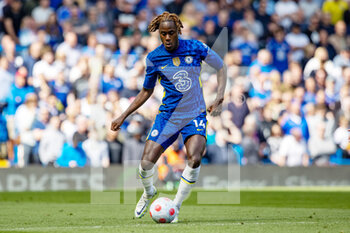2022-04-24 - Chelsea midfielder Trevoh Chalobah (14) during the English championship Premier League football match between Chelsea and West Ham United on April 24, 2022 at Stamford Bridge in London, England - CHELSEA VS WEST HAM UNITED - ENGLISH PREMIER LEAGUE - SOCCER