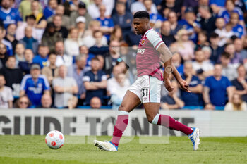 2022-04-24 - West Ham United defender Ben Johnson during the English championship Premier League football match between Chelsea and West Ham United on April 24, 2022 at Stamford Bridge in London, England - CHELSEA VS WEST HAM UNITED - ENGLISH PREMIER LEAGUE - SOCCER