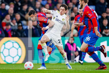 2022-04-25 - Joel Ward of Crystal Palace and Leeds United midfielder Daniel James (20) during the English championship Premier League football match between Crystal Palace and Leeds United on April 25, 2022 at Selhurst Park in London, England - CRYSTAL PALACE VS LEEDS UNITED - ENGLISH PREMIER LEAGUE - SOCCER