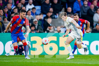 2022-04-25 - Joel Ward of Crystal Palace and Leeds United midfielder Daniel James (20) during the English championship Premier League football match between Crystal Palace and Leeds United on April 25, 2022 at Selhurst Park in London, England - CRYSTAL PALACE VS LEEDS UNITED - ENGLISH PREMIER LEAGUE - SOCCER
