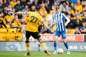 2022-04-30 - Brighton & Hove Albion midfielder Solly March during the English championship Premier League football match between Wolverhampton Wanderers and Brighton and Hove Albion on April 30, 2022 at Molineux stadium in Wolverhampton, England - WOLVERHAMPTON WANDERERS VS BRIGHTON VS HOVE ALBION - ENGLISH PREMIER LEAGUE - SOCCER