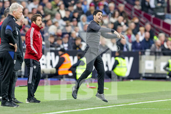 2022-05-01 - Mikel Arteta Manager of Arsenal during the English championship Premier League football match between West Ham United and Arsenal on May 1, 2022 at the London Stadium in London, England - WEST HAM UNITED VS ARSENAL - ENGLISH PREMIER LEAGUE - SOCCER