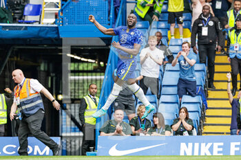 2022-05-07 - Romelu Lukaku (9) of Chelsea celebrates after his goal 2-0 during the English championship Premier League football match between Chelsea and Wolverhampton Wanderers on May 7, 2022 at Stamford Bridge in London, England - CHELSEA VS WOLVERHAMPTON WANDERERS - ENGLISH PREMIER LEAGUE - SOCCER