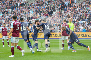 2022-05-15 - Manchester City midfielder Jack Grealish (10) celebrates his goal 2-1 during the English championship Premier League football match between West Ham United and Manchester City on May 15, 2022 at the London Stadium in London, England - WEST HAM UNITED VS MANCHESTER CITY - ENGLISH PREMIER LEAGUE - SOCCER