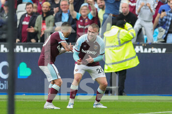 2022-05-15 - West Ham United forward Jarrod Bowen (20) celebrates his goal 2-0 during the English championship Premier League football match between West Ham United and Manchester City on May 15, 2022 at the London Stadium in London, England - WEST HAM UNITED VS MANCHESTER CITY - ENGLISH PREMIER LEAGUE - SOCCER