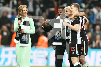 2022-05-17 - Newcastle United Co-Owner Amanda Staveley, Newcastle’s Bruno Guimaraes, Newcastle’s Matt Targett (13) during the English championship Premier League football match between Newcastle United and Arsenal on May 16, 2022 at St James's Park in Newcastle, England - NEWCASTLE UNITED VS ARSENAL - ENGLISH PREMIER LEAGUE - SOCCER