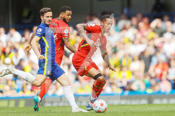 2022-05-22 - Chelsea midfielder Saul Niguez (17) and Watford forward Joao Pedro (10) during the English championship Premier League football match between Chelsea and Watford on May 22, 2022 at Stamford Bridge in London, England - CHELSEA VS WATFORD - ENGLISH PREMIER LEAGUE - SOCCER