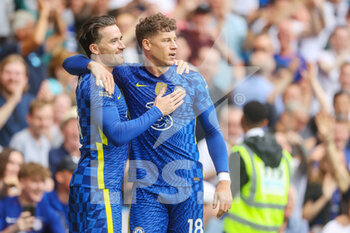 2022-05-22 - Chelsea midfielder Ross Barkley (18) celebrates with Chelsea defender Ben Chilwell (21) after scoring a goal 2-1 during the English championship Premier League football match between Chelsea and Watford on May 22, 2022 at Stamford Bridge in London, England - CHELSEA VS WATFORD - ENGLISH PREMIER LEAGUE - SOCCER
