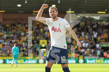 2022-05-22 - Harry Kane (10) of Tottenham Hotspur gestures during the English championship Premier League football match between Norwich City and Tottenham Hotspur on May 22, 2022 at Carrow Road in Norwich, England - NORWICH CITY VS TOTTENHAM HOTSPUR - ENGLISH PREMIER LEAGUE - SOCCER