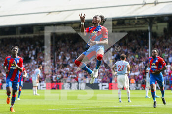 2022-05-23 - Crystal Palace 11 Wilfried Zaha celebrates his goal 1-0 during the English championship Premier League football match between Crystal Palace and Manchester United on May 22, 2022 at Selhurst Park in London, England - CRYSTAL PALACE VS MANCHESTER UNITED - ENGLISH PREMIER LEAGUE - SOCCER