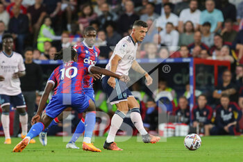 2022-08-05 - Arsenal midfielder Granit Xhaka, Crystal Palace Eberechi Eze during the English championship Premier League football match between Crystal Palace and Arsenal on August 5, 2022 at Selhurst Park in London, England - FOOTBALL - ENGLISH CHAMP - CRYSTAL PALACE V ARSENAL - ENGLISH PREMIER LEAGUE - SOCCER