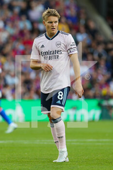 2022-08-05 - Arsenal midfielder Martin Odegaard during the English championship Premier League football match between Crystal Palace and Arsenal on August 5, 2022 at Selhurst Park in London, England - FOOTBALL - ENGLISH CHAMP - CRYSTAL PALACE V ARSENAL - ENGLISH PREMIER LEAGUE - SOCCER