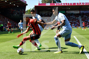 2022-08-06 - Dominic Solanke (9) of AFC Bournemouth, Ezri Konsa (4) of Aston Villa during the English championship Premier League football match between Bournemouth and Aston Villa on August 6, 2022 at the Vitality Stadium in Bournemouth, England - FOOTBALL - ENGLISH CHAMP - BOURNEMOUTH V ASTON VILLA - ENGLISH PREMIER LEAGUE - SOCCER