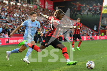 2022-08-06 - Jordan Zemura (33) of AFC Bournemouth clears the ball during the English championship Premier League football match between Bournemouth and Aston Villa on August 6, 2022 at the Vitality Stadium in Bournemouth, England - FOOTBALL - ENGLISH CHAMP - BOURNEMOUTH V ASTON VILLA - ENGLISH PREMIER LEAGUE - SOCCER