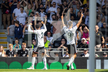 2022-08-06 - Fulham forward Aleksandar Mitrovic (9) scores and celebrates 1-0 during the English championship Premier League football match between Fulham and Liverpool on August 6, 2022 at Craven Cottage in London, England - FOOTBALL - ENGLISH CHAMP - FULHAM V LIVERPOOL - ENGLISH PREMIER LEAGUE - SOCCER