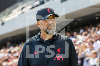 2022-08-06 - Liverpool manager Jurgen Klopp during the English championship Premier League football match between Fulham and Liverpool on August 6, 2022 at Craven Cottage in London, England - FOOTBALL - ENGLISH CHAMP - FULHAM V LIVERPOOL - ENGLISH PREMIER LEAGUE - SOCCER