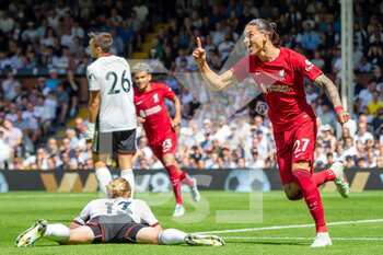 2022-08-06 - Liverpool forward Darwin Nunez scores and celebrates 1-1 during the English championship Premier League football match between Fulham and Liverpool on August 6, 2022 at Craven Cottage in London, England - FOOTBALL - ENGLISH CHAMP - FULHAM V LIVERPOOL - ENGLISH PREMIER LEAGUE - SOCCER