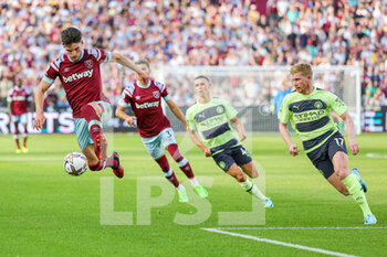 2022-08-07 - Declan Rice (41) of West Ham during the English championship Premier League football match between West Ham United and Manchester City on August 7, 2022 at the London Stadium in London, England - FOOTBALL - ENGLISH CHAMP - WEST HAM V MANCHESTER CITY - ENGLISH PREMIER LEAGUE - SOCCER