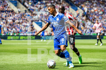 2022-08-07 - Leicester City midfielder Youri Tielemans during the English championship Premier League football match between Leicester City and Brentford on August 7, 2022 at the King Power Stadium in Leicester, England - FOOTBALL - ENGLISH CHAMP - LEICESTER V BRENTFORD - ENGLISH PREMIER LEAGUE - SOCCER