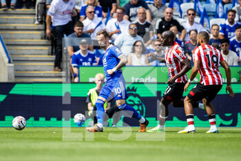 2022-08-07 - Leicester City midfielder James Maddison during the English championship Premier League football match between Leicester City and Brentford on August 7, 2022 at the King Power Stadium in Leicester, England - FOOTBALL - ENGLISH CHAMP - LEICESTER V BRENTFORD - ENGLISH PREMIER LEAGUE - SOCCER