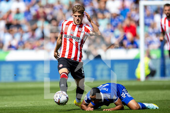 2022-08-07 - Brentford midfielder Mathias Jensen during the English championship Premier League football match between Leicester City and Brentford on August 7, 2022 at the King Power Stadium in Leicester, England - FOOTBALL - ENGLISH CHAMP - LEICESTER V BRENTFORD - ENGLISH PREMIER LEAGUE - SOCCER