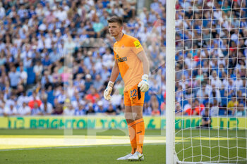 2022-08-13 - Newcastle United goalkeeper Nick Pope during the English championship Premier League football match between Brighton and Hove Albion and Newcastle United on August 13, 2022 at the American Express Community Stadium in Brighton and Hove, England - FOOTBALL - ENGLISH CHAMP - BRIGHTON V NEWCASTLE - ENGLISH PREMIER LEAGUE - SOCCER