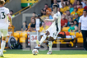 2022-08-13 - Fulham defender Tosin Adarabioyo during the English championship Premier League football match between Wolverhampton Wanderers and Fulham on August 13, 2022 at Molineux in Wolverhampton, England - FOOTBALL - ENGLISH CHAMP - WOLVERHAMPTON V FULHAM - ENGLISH PREMIER LEAGUE - SOCCER