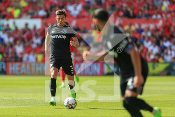 2022-08-14 - Aaron Cresswell (3) of West Ham during the English championship Premier League football match between Nottingham Forest and West Ham United on August 14, 2022 at the City Ground in Nottingham, England - FOOTBALL - ENGLISH CHAMP - NOTTINGHAM FOREST V WEST HAM - ENGLISH PREMIER LEAGUE - SOCCER