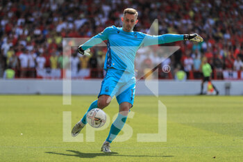 2022-08-14 - Dean Henderson (1) of Nottingham Forest during the English championship Premier League football match between Nottingham Forest and West Ham United on August 14, 2022 at the City Ground in Nottingham, England - FOOTBALL - ENGLISH CHAMP - NOTTINGHAM FOREST V WEST HAM - ENGLISH PREMIER LEAGUE - SOCCER