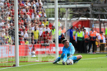 14/08/2022 - Dean Henderson (1) of Nottingham Forest saves a penalty by Declan Rice (41) of West Ham during the English championship Premier League football match between Nottingham Forest and West Ham United on August 14, 2022 at the City Ground in Nottingham, England - FOOTBALL - ENGLISH CHAMP - NOTTINGHAM FOREST V WEST HAM - ENGLISH PREMIER LEAGUE - CALCIO