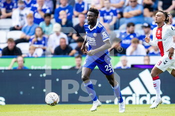 2022-08-20 - Leicester City midfielder Wilfred Ndidi during the English championship Premier League football match between Leicester City and Southampton on August 20, 2022 at the King Power Stadium in Leicester, England - FOOTBALL - ENGLISH CHAMP - LEICESTER V SOUTHAMPTON - ENGLISH PREMIER LEAGUE - SOCCER