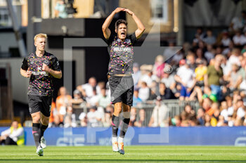 2022-08-20 - Brentford midfielder Christian Norgaard (6) scores and celebrates 2-1 during the English championship Premier League football match between Fulham and Brentford on August 20, 2022 at Craven Cottage in London, England - FOOTBALL - ENGLISH CHAMP - FULHAM V BRENTFORD - ENGLISH PREMIER LEAGUE - SOCCER