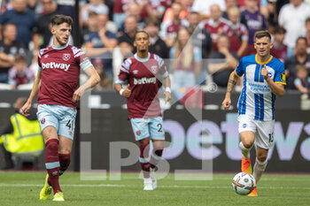 2022-08-21 - West Ham United midfielder Declan Rice (41) during the English championship Premier League football match between West Ham United and Brighton and Hove Albion on August 21, 2022 at the London Stadium in London, England - FOOTBALL - ENGLISH CHAMP - WEST HAM V BRIGHTON - ENGLISH PREMIER LEAGUE - SOCCER