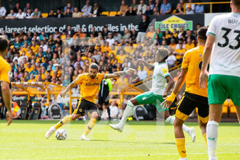 2022-08-28 - Wolverhampton Wanderers midfielder Ruben Neves (8) scores a goal 1-0 during the English championship Premier League football match between Wolverhampton Wanderers and Newcastle United on August 28, 2022 at Molineux in Wolverhampton, England - FOOTBALL - ENGLISH CHAMP - WOLVERHAMPTON V NEWCASTLE - ENGLISH PREMIER LEAGUE - SOCCER