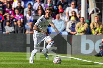 2022-10-09 - Liam Cooper (6) of Leeds United during the English championship Premier League football match between Crystal Palace and Leeds United on October 9, 2022 at Selhurst Park in London, England - FOOTBALL - ENGLISH CHAMP - CRYSTAL PALACE V LEEDS - ENGLISH PREMIER LEAGUE - SOCCER