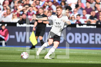 2022-10-09 - Fulham midfielder Harrison Reed during the English championship Premier League football match between West Ham United and Fulham on October 9, 2022 at the London Stadium in London, England - FOOTBALL - ENGLISH CHAMP - WEST HAM V FULHAM - ENGLISH PREMIER LEAGUE - SOCCER