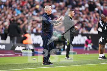 2022-10-09 - West Ham United manager David Moyes during the English championship Premier League football match between West Ham United and Fulham on October 9, 2022 at the London Stadium in London, England - FOOTBALL - ENGLISH CHAMP - WEST HAM V FULHAM - ENGLISH PREMIER LEAGUE - SOCCER