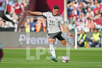 2022-10-09 - Fulham midfielder Tom Cairney during the English championship Premier League football match between West Ham United and Fulham on October 9, 2022 at the London Stadium in London, England - FOOTBALL - ENGLISH CHAMP - WEST HAM V FULHAM - ENGLISH PREMIER LEAGUE - SOCCER
