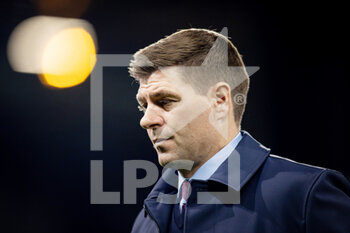 2022-10-20 - Aston Villa manager Steven Gerrard during the English championship Premier League football match between Fulham and Aston Villa on October 20, 2022 at Craven Cottage in London, England - FOOTBALL - ENGLISH CHAMP - FULHAM V ASTON VILLA - ENGLISH PREMIER LEAGUE - SOCCER