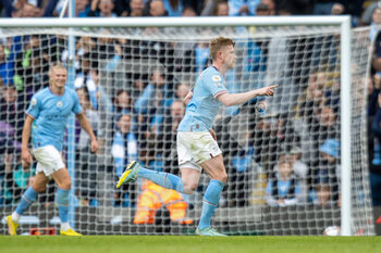 2022-10-22 - Manchester City midfielder Kevin De Bruyne (17) celebrates his goal 3-1 during the English championship Premier League football match between Manchester City and Brighton and Hove Albion on October 22, 2022 at the Etihad Stadium in Manchester, England - FOOTBALL - ENGLISH CHAMP - MANCHESTER CITY V BRIGHTON - ENGLISH PREMIER LEAGUE - SOCCER