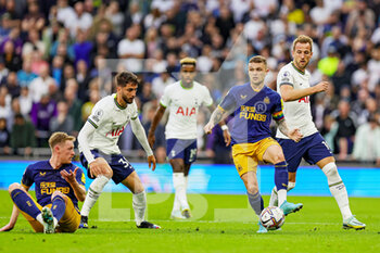 2022-10-23 - Kieran Trippier (2) of Newcastle United during the English championship Premier League football match between Tottenham Hotspur and Newcastle United on October 23, 2022 at Tottenham Hotspur Stadium in London, England - FOOTBALL - ENGLISH CHAMP - TOTTENHAM V NEWCASTLE - ENGLISH PREMIER LEAGUE - SOCCER