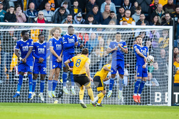 2022-10-23 - Wolverhampton Wanderers midfielder Ruben Neves (8) takes free kick during the English championship Premier League football match between Wolverhampton Wanderers and Leicester City on October 23, 2022 at Molineux in Wolverhampton, England - FOOTBALL - ENGLISH CHAMP - WOLVERHAMPTON V LEICESTER - ENGLISH PREMIER LEAGUE - SOCCER