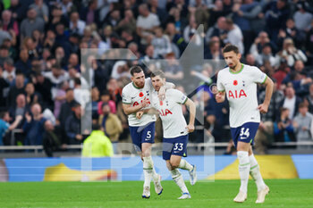 2022-11-12 - Tottenham Hotspur defender Ben Davies (33) scores a goal and celebrates 2-2 during the English championship Premier League football match between Tottenham Hotspur and Leeds United on November 12, 2022 at Tottenham Hotspur Stadium in London, England - FOOTBALL - ENGLISH CHAMP - TOTTENHAM V LEEDS - ENGLISH PREMIER LEAGUE - SOCCER