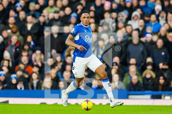 2022-12-26 - Everton's Yerry Mina during the English championship Premier League football match between Everton and Wolverhampton Wanderers on December 26, 2022 at Goodison Park in Liverpool, England - FOOTBALL - ENGLISH CHAMP - EVERTON V WOLVERHAMPTON - ENGLISH PREMIER LEAGUE - SOCCER