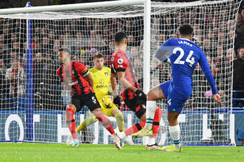 2022-12-27 - AFC Bournemouth goalkeeper Mark Travers makes a save from Chelsea defender Reece James during the English championship Premier League football match between Chelsea and Bournemouth on December 27, 2022 at Stamford Bridge in London, England - FOOTBALL - ENGLISH CHAMP - CHELSEA V BOURNEMOUTH - ENGLISH PREMIER LEAGUE - SOCCER