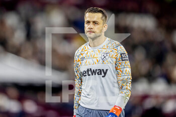 2022-12-30 - West Ham United goalkeeper Lukasz Fabianski during the English championship Premier League football match between West Ham United and Brentford on December 30, 2022 at the London Stadium in London, England - FOOTBALL - ENGLISH CHAMP - WEST HAM V BRENTFORD - ENGLISH PREMIER LEAGUE - SOCCER