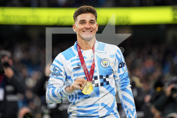 2022-12-31 - Manchester City forward Julian Alvarez (19) with his World Cup winners medal prior to the English championship Premier League football match between Manchester City and Everton on 31 December 2022 at the Etihad Stadium in Manchester, England - FOOTBALL - ENGLISH CHAMP - MANCHESTER CITY V EVERTON - ENGLISH PREMIER LEAGUE - SOCCER