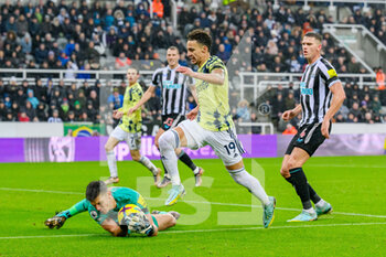 2022-12-31 - Newcastle goalkeeper Nick Pope saves at the feet of Leeds United Rodrigo Moreno during the English championship Premier League football match between Newcastle United and Leeds United on 31 December 2022 at St James park in Newcastle, England - FOOTBALL - ENGLISH CHAMP - NEWCASTLE V LEEDS - ENGLISH PREMIER LEAGUE - SOCCER