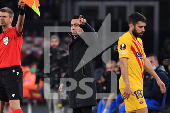 2022-02-24 - Barcelona's head coach Xavi Hernandez gestures  - SSC NAPOLI VS FC BARCELLONA - UEFA EUROPA LEAGUE - SOCCER